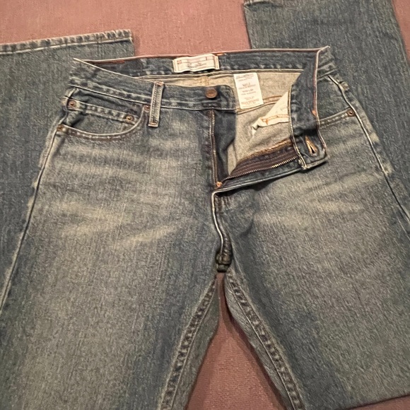 Levi Strauss Distressed Relaxed Fit Jeans - Picture 4 of 8